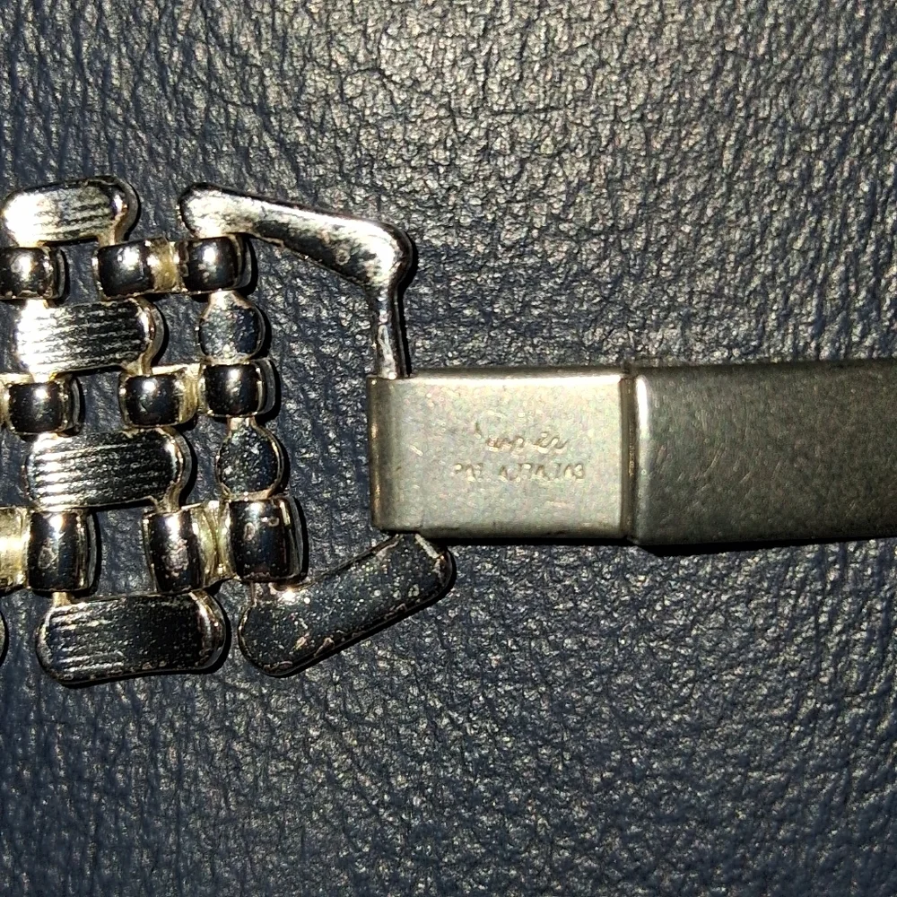 Elegant Napier Silver Necklace - Picture 3 of 3